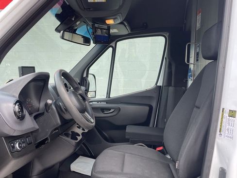 Used 2020 Mercedes-Benz Sprinter 2500 image 5