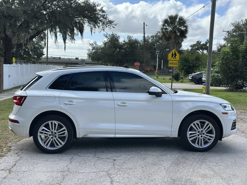 Used 2020 Audi Q5 2.0T Premium Plus w/ Premium Plus Package AWD/4WD image 6