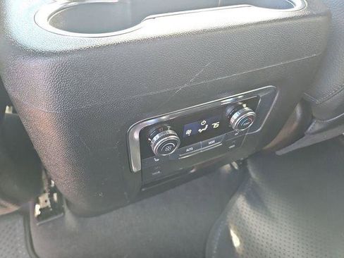 Used 2025 GMC Yukon Denali AWD/4WD image 21