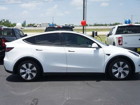 Used 2022 Tesla Model Y Long Range AWD/4WD image 5