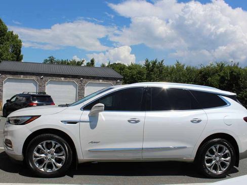 Used 2018 Buick Enclave Avenir w/ Avenir Technology Package FWD image 9