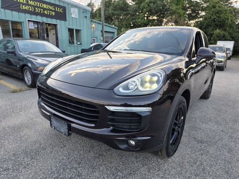 Used 2016 Porsche Cayenne AWD/4WD image 4
