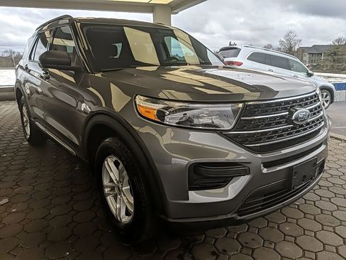 Certified 2023 Ford Explorer XLT w/ Class IV Trailer Tow Package AWD/4WD image 3