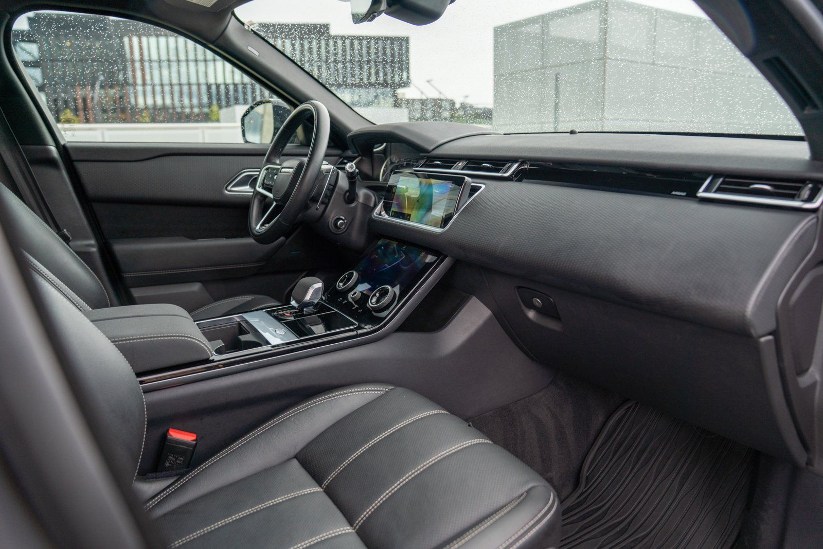 Used 2022 Land Rover Range Rover Velar R-Dynamic S AWD/4WD image 24