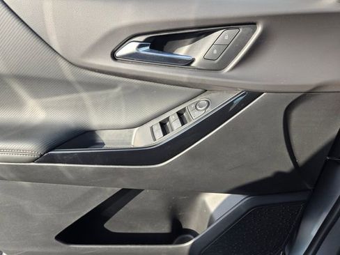 Used 2025 Chevrolet Equinox LT image 33