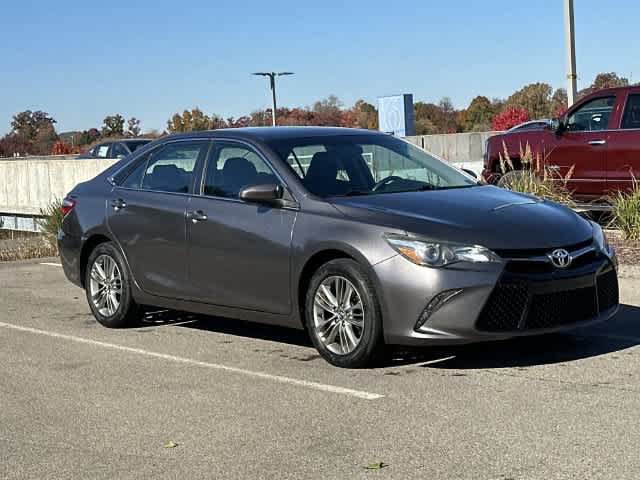 Used 2015 Toyota Camry SE FWD image 19