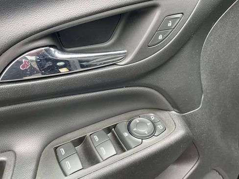Used 2023 Chevrolet Equinox LT FWD image 10