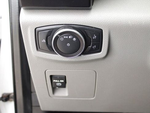 Used 2018 Ford F150 XL w/ Equipment Group 101A Mid image 11