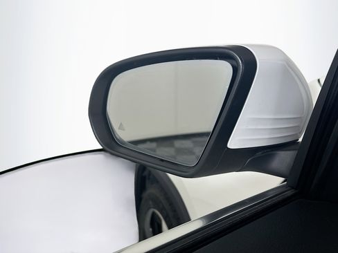 Used 2025 Mercedes-Benz GLA 250 image 16