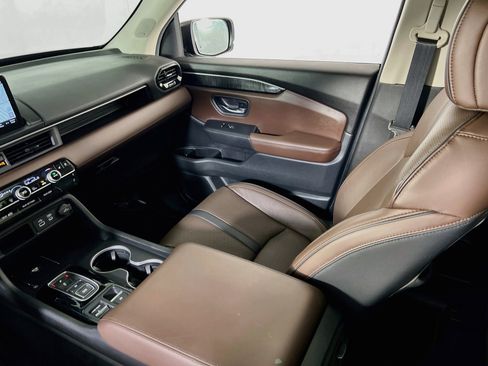 Used 2025 Honda Pilot Elite image 24