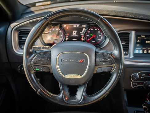 Used 2019 Dodge Charger SXT image 29