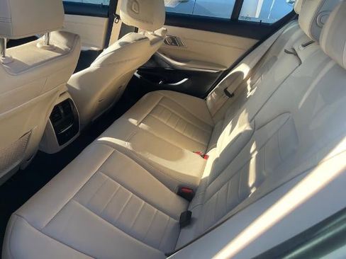 Used 2021 BMW 330i Sedan w/ M Sport Package image 21