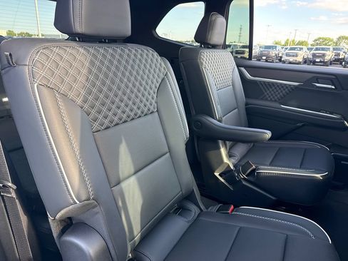 New 2026 GMC Acadia Denali w/ Super Cruise Package AWD/4WD image 36
