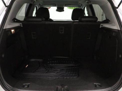 Used 2020 Chevrolet Trax LT w/ LT Convenience Package AWD/4WD image 21