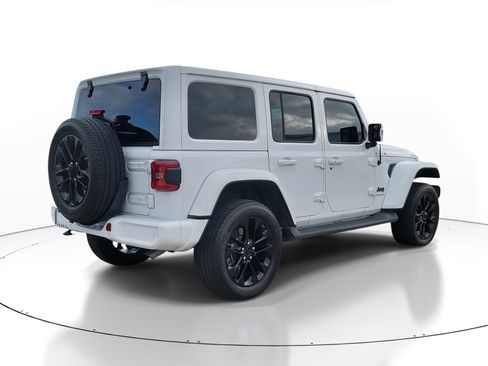 Used 2023 Jeep Wrangler Unlimited Sahara image 6