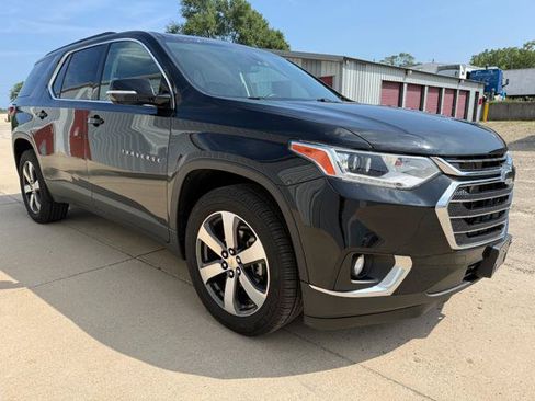 Used 2020 Chevrolet Traverse LT w/ LT Premium Package AWD/4WD image 6