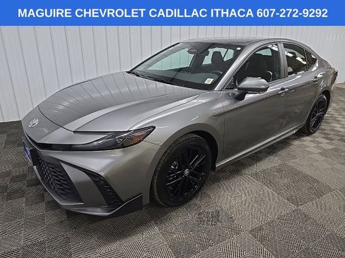 Used 2025 Toyota Camry SE w/ Convenience Package AWD/4WD image 8