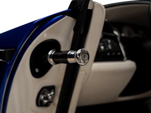 Used 2018 Rolls-Royce Wraith RWD image 63