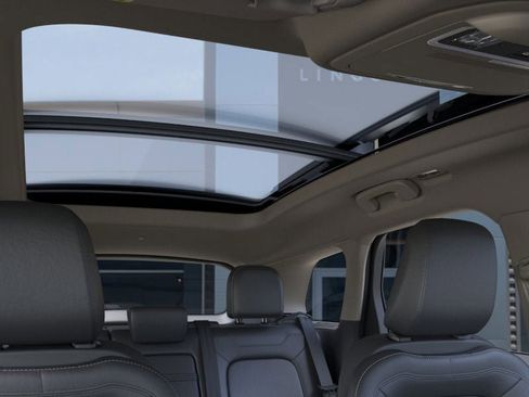 Used 2023 Lincoln Corsair Reserve w/ Equipment Group 202A image 22