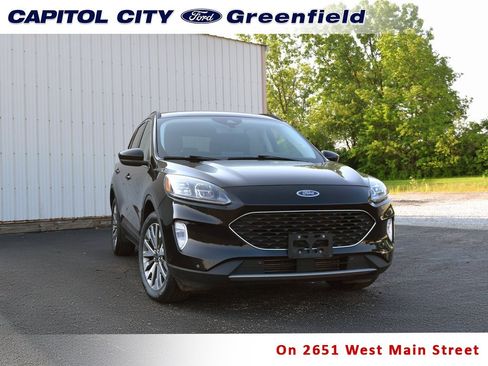 Used 2022 Ford Escape Titanium image 1