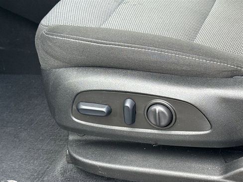 Used 2024 Chevrolet Traverse LT FWD image 36