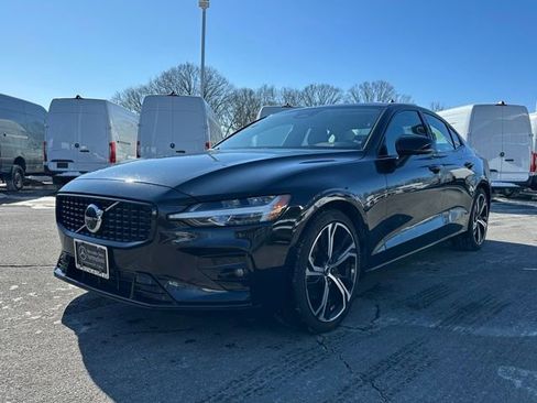 Used 2024 Volvo S60 B5 Plus image 3