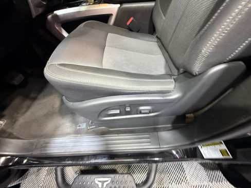 Used 2021 Nissan Titan SV w/ SV Convenience Package AWD/4WD image 14