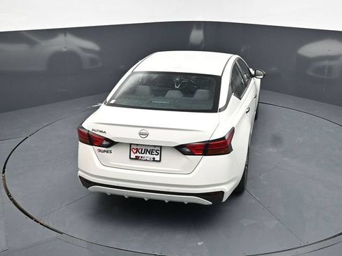 Used 2025 Nissan Altima 2.5 SV FWD image 37