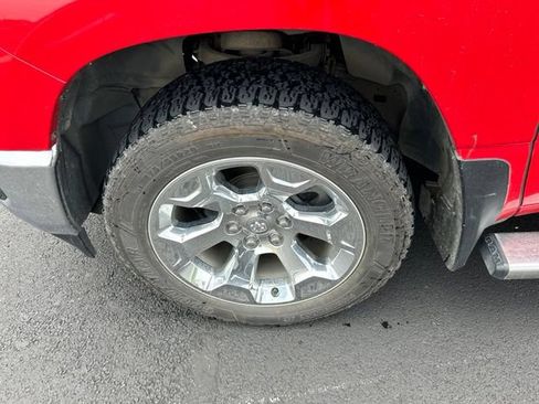 Used 2019 RAM 1500 Big Horn AWD/4WD image 12