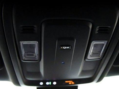 Used 2025 Chevrolet Suburban LS AWD/4WD image 33