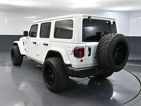 Used 2021 Jeep Wrangler Unlimited Sahara AWD/4WD image 9