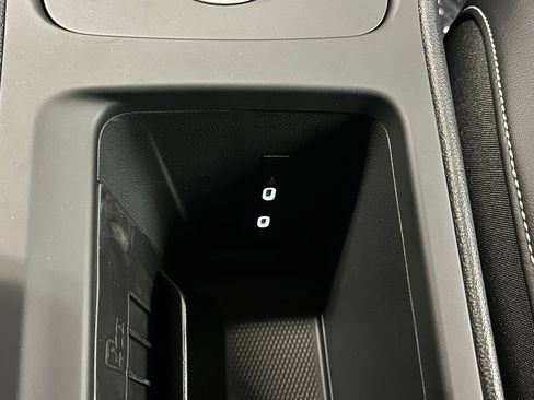 New 2026 Volkswagen Tiguan SE FWD image 14
