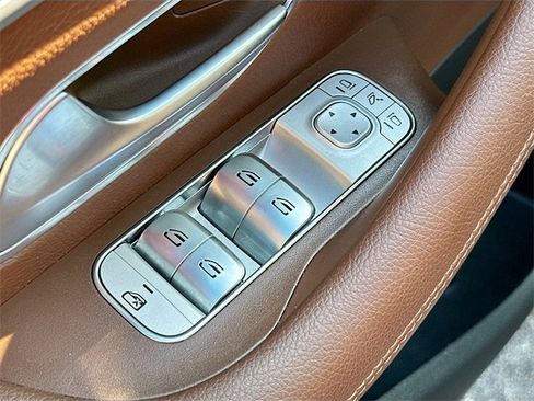 Used 2024 Mercedes-Benz GLS 580 4MATIC image 18