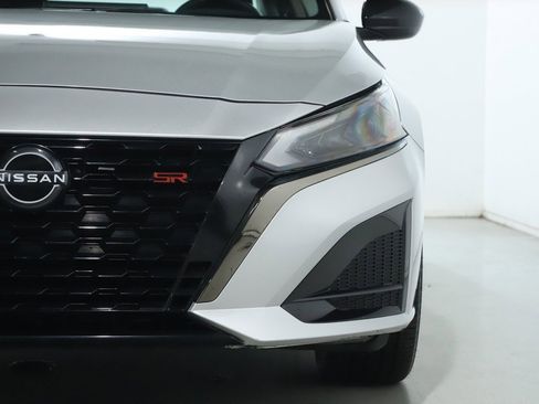 Used 2024 Nissan Altima 2.5 SR w/ SR Premium Package image 8