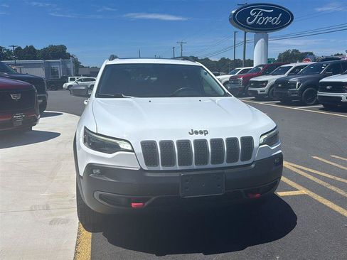 Used 2019 Jeep Cherokee Trailhawk AWD/4WD image 5