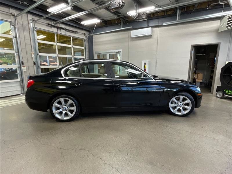 Used 2015 BMW 335i xDrive Sedan w/ Premium Package AWD/4WD image 6
