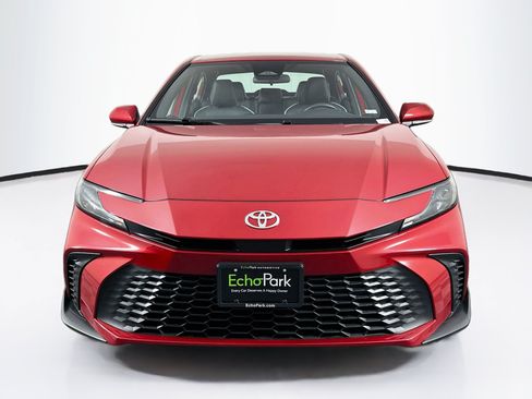 Used 2025 Toyota Camry SE FWD image 2