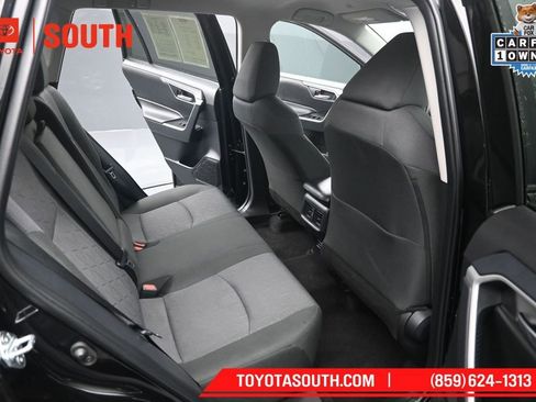 Used 2025 Toyota RAV4 XLE AWD/4WD image 29