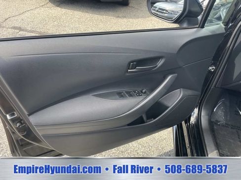 Used 2025 Toyota Corolla LE FWD image 16