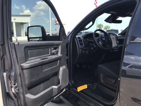New 2026 RAM 2500 Tradesman AWD/4WD image 12