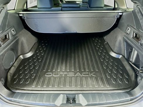 Certified 2025 Subaru Outback Onyx Edition AWD/4WD image 33