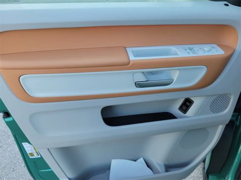 Used 2025 Volkswagen ID. Buzz 1st Edition image 16