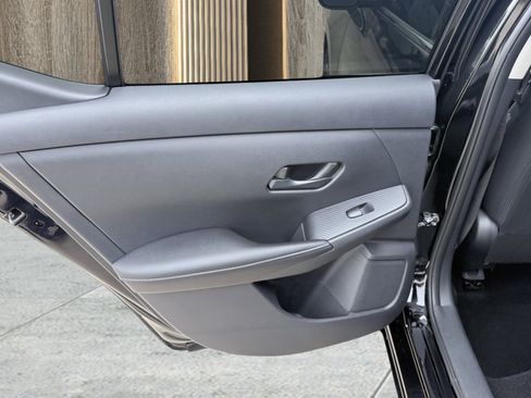Used 2025 Nissan Sentra SV w/ Trunk Package FWD image 24