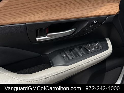 Used 2024 Toyota Grand Highlander AWD image 25