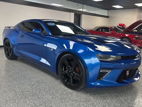 Used 2016 Chevrolet Camaro SS RWD image 7