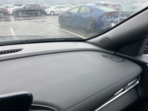 Used 2025 Buick Envista Preferred image 34