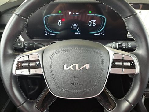 Used 2025 Kia Telluride S FWD image 30