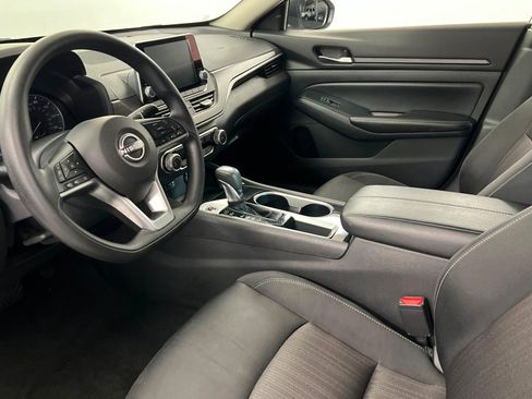Used 2024 Nissan Altima 2.5 SV image 16