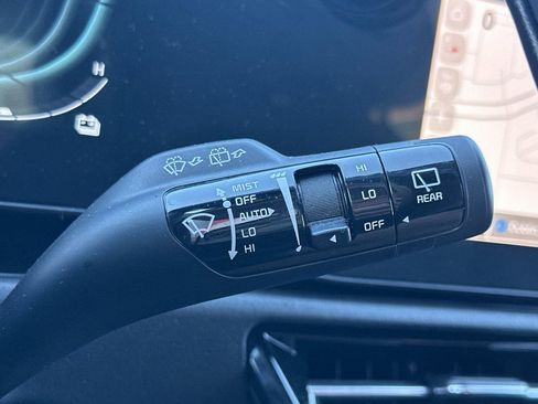 Certified 2025 Kia Niro EX w/ EX Cold Weather Package image 39