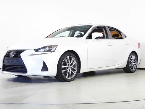Used 2018 Lexus IS 300 RWD image 2